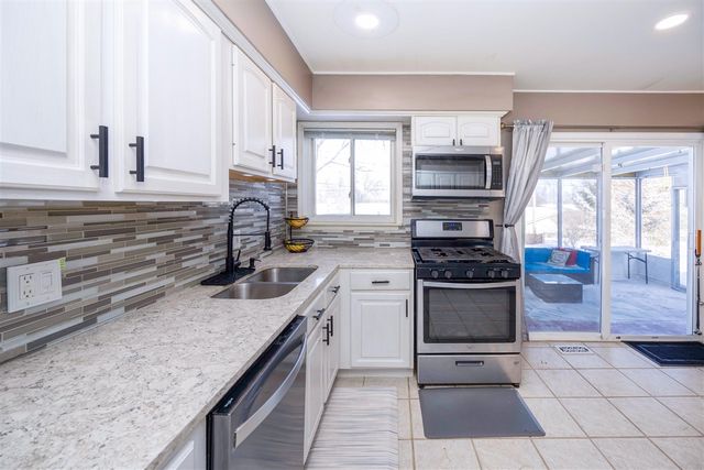 165 Harper Drive, Saline, MI 48176