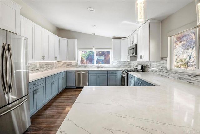 11694 Hi Ridge Road, Lakeside, CA 92040