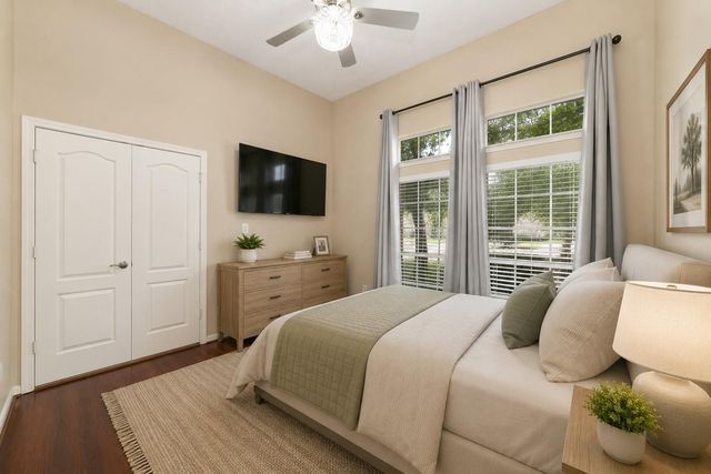 102 Barrington Pointe Court, League City, TX 77573