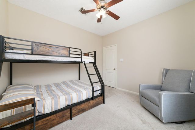102 Barrington Pointe Court, League City, TX 77573