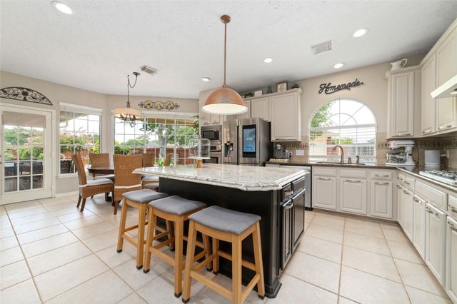 102 Barrington Pointe Court, League City, TX 77573