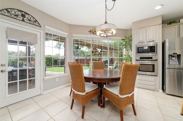 102 Barrington Pointe Court, League City, TX 77573