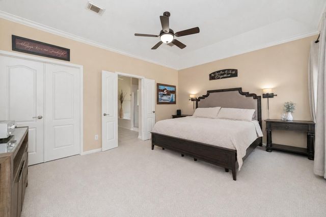 102 Barrington Pointe Court, League City, TX 77573