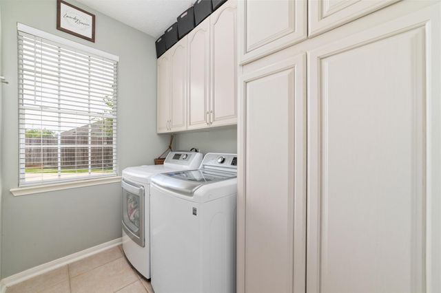 102 Barrington Pointe Court, League City, TX 77573