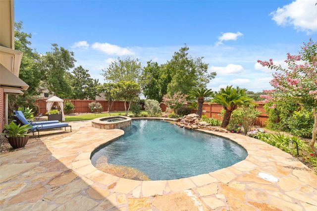 102 Barrington Pointe Court, League City, TX 77573