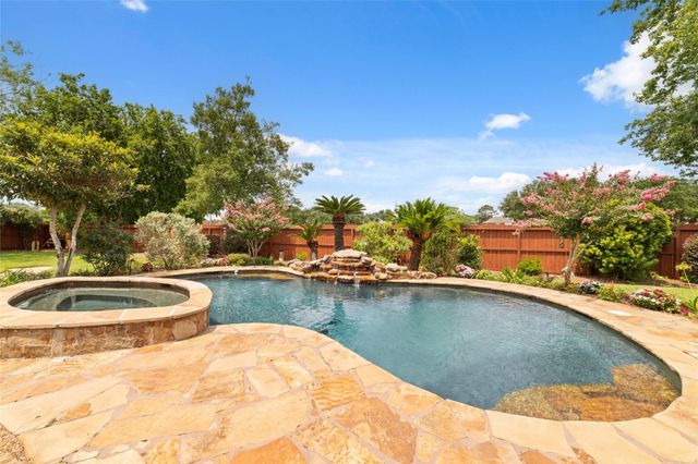 102 Barrington Pointe Court, League City, TX 77573