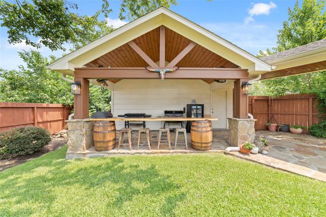 102 Barrington Pointe Court, League City, TX 77573