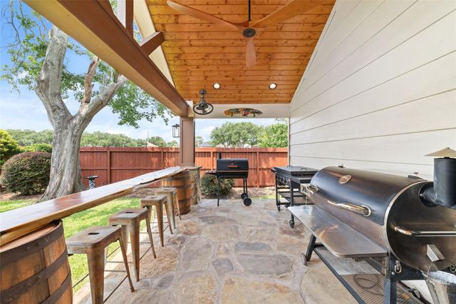 102 Barrington Pointe Court, League City, TX 77573