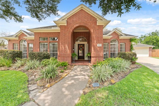 102 Barrington Pointe Court, League City, TX 77573