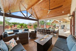102 Barrington Pointe Court, League City, TX 77573