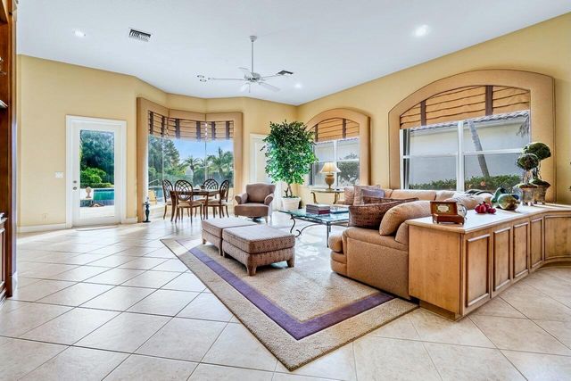 56 Island Drive, Boynton Beach, FL 33436