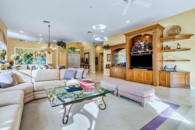 56 Island Drive, Boynton Beach, FL 33436
