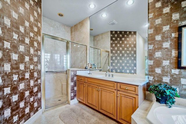 56 Island Drive, Boynton Beach, FL 33436