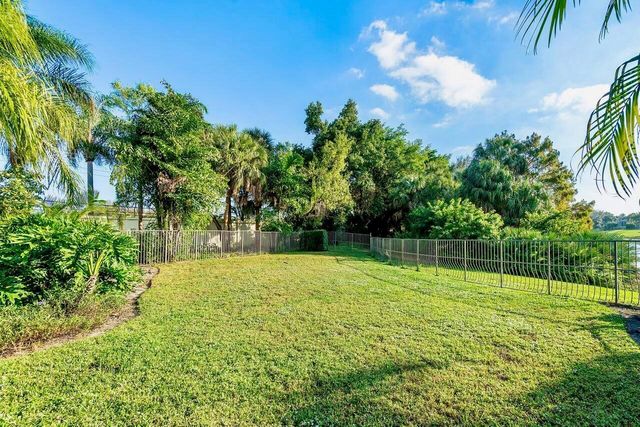 56 Island Drive, Boynton Beach, FL 33436