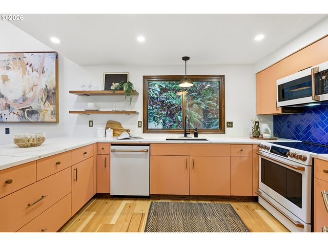 2846 Nw ARIEL Ter, Portland, OR 97210