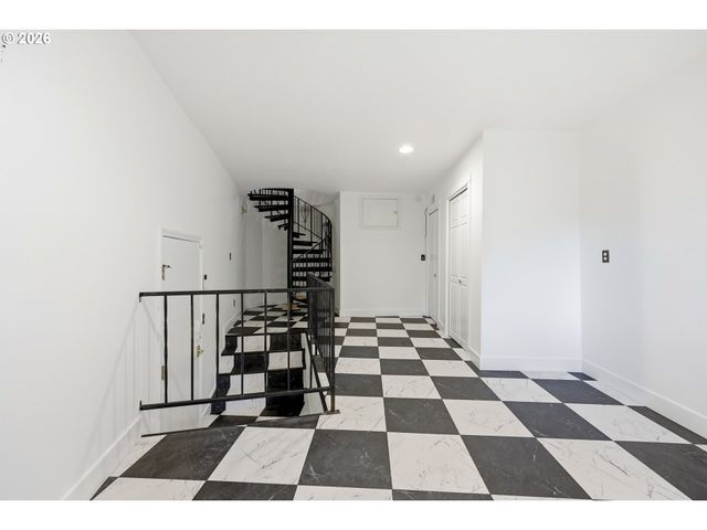 2846 Nw ARIEL Ter, Portland, OR 97210