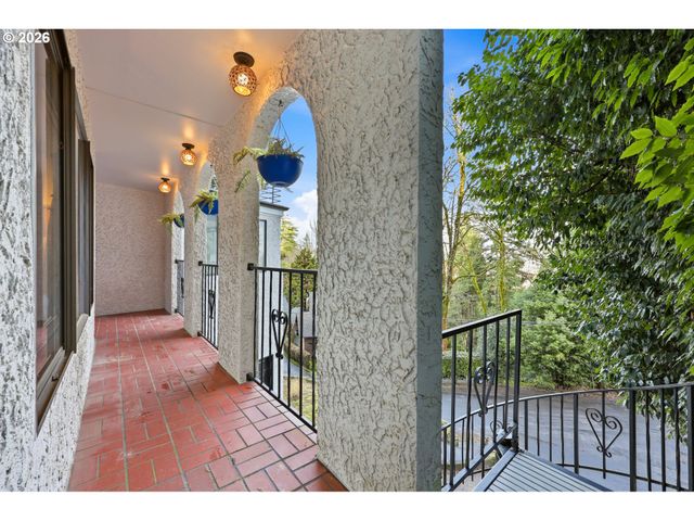 2846 Nw ARIEL Ter, Portland, OR 97210