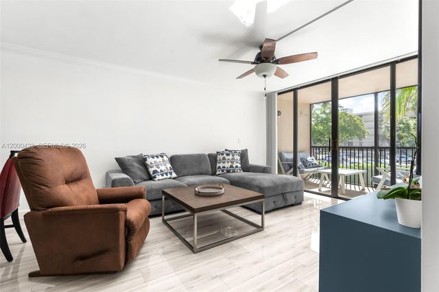 16 Royal Palm Way 205, Boca Raton, FL 33432