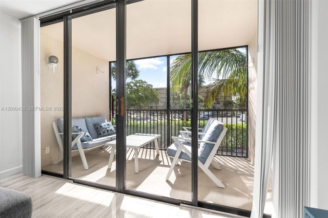 16 Royal Palm Way 205, Boca Raton, FL 33432