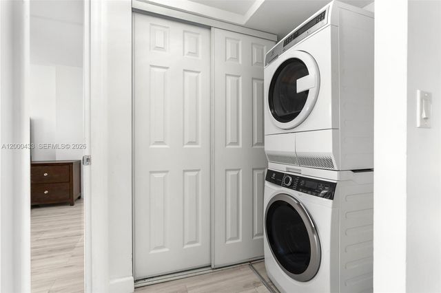 16 Royal Palm Way 205, Boca Raton, FL 33432