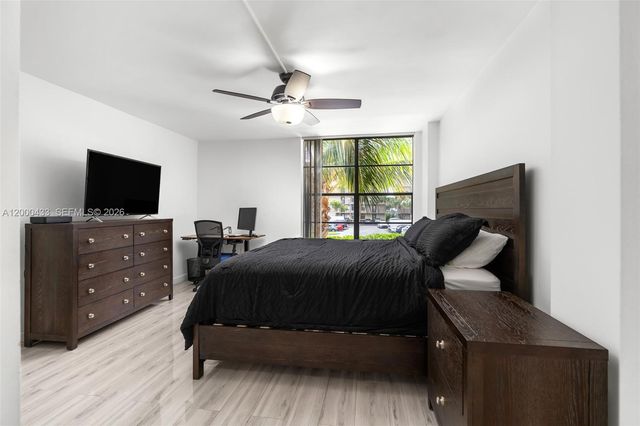 16 Royal Palm Way 205, Boca Raton, FL 33432