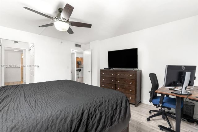 16 Royal Palm Way 205, Boca Raton, FL 33432