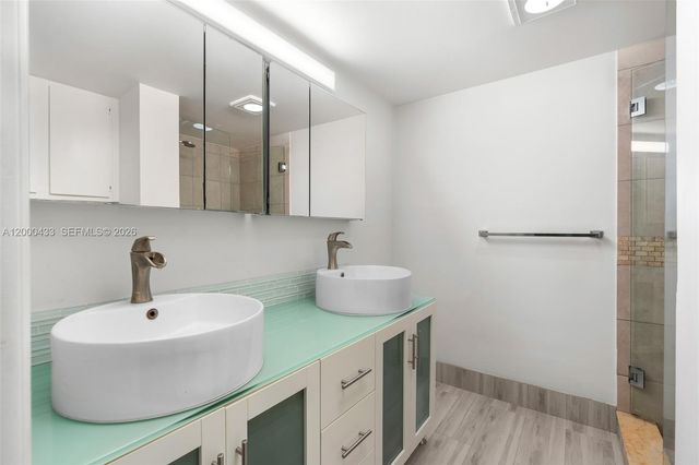 16 Royal Palm Way 205, Boca Raton, FL 33432