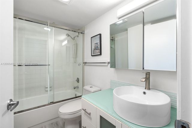 16 Royal Palm Way 205, Boca Raton, FL 33432