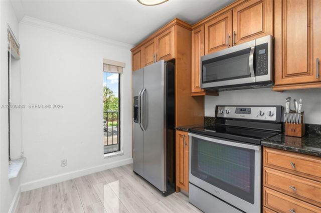 16 Royal Palm Way 205, Boca Raton, FL 33432