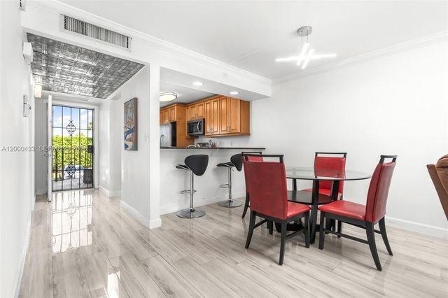 16 Royal Palm Way 205, Boca Raton, FL 33432