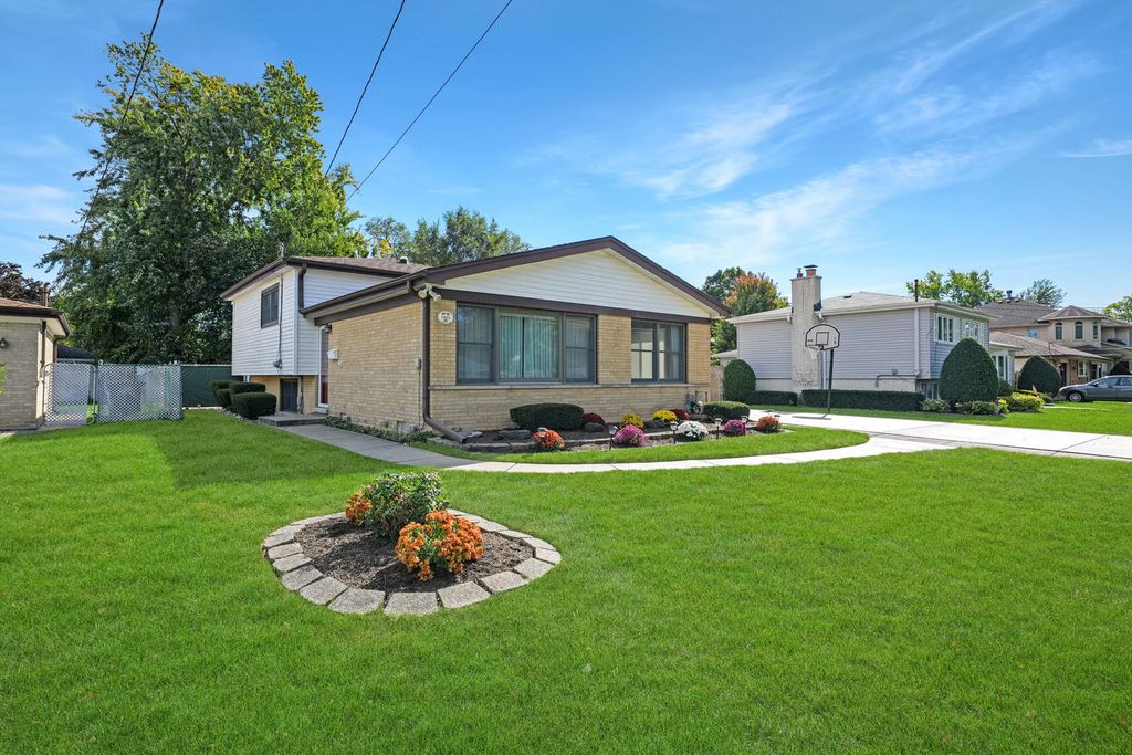 1933 Plainfield Drive, Des Plaines, IL 60018 — photo 3