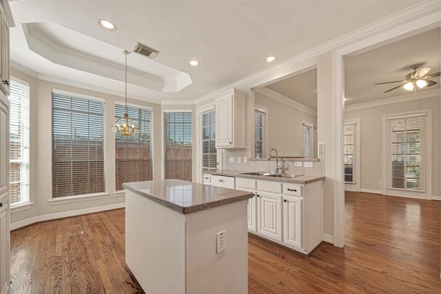 5779 Doliver Drive, Houston, TX 77057