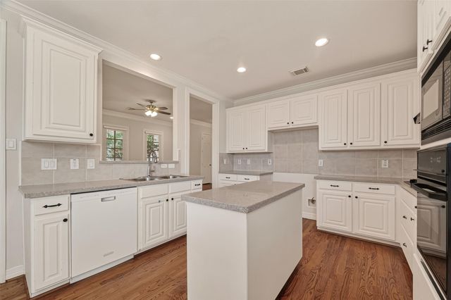 5779 Doliver Drive, Houston, TX 77057