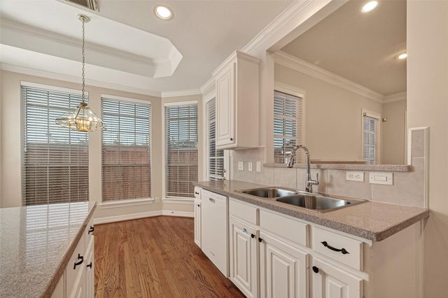 5779 Doliver Drive, Houston, TX 77057