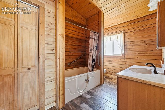 927 Stonehenge Drive, Florissant, CO 80816