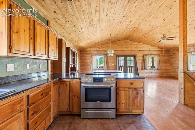 927 Stonehenge Drive, Florissant, CO 80816