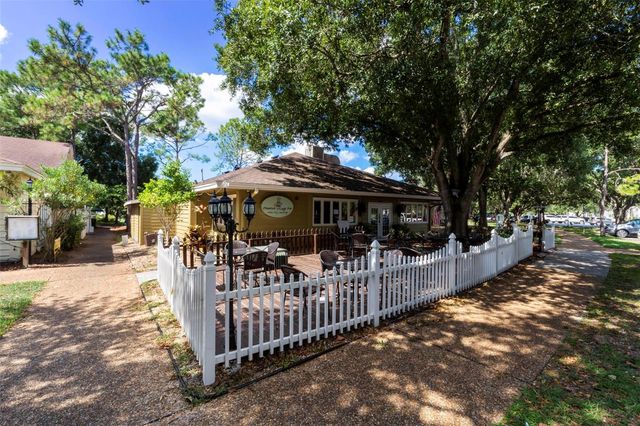 4044 PENSHURST PARK, Sarasota, FL 34235