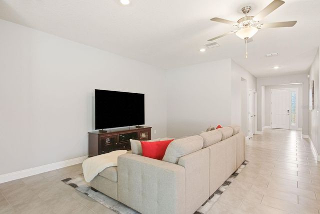8036 PRAISE DRIVE, Tampa, FL 33625