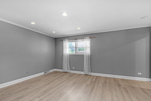 534 Lawler Avenue, Wilmette, IL 60091