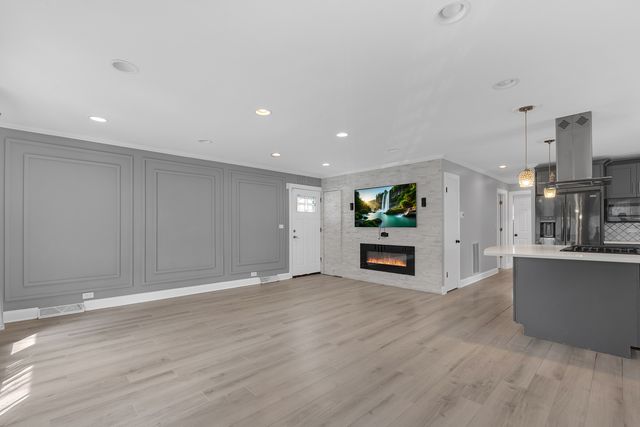 534 Lawler Avenue, Wilmette, IL 60091