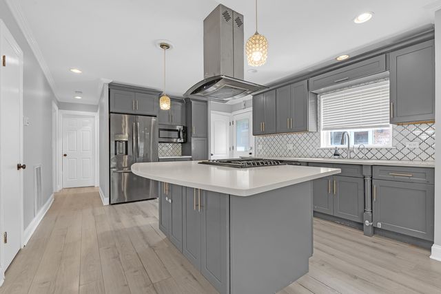 534 Lawler Avenue, Wilmette, IL 60091