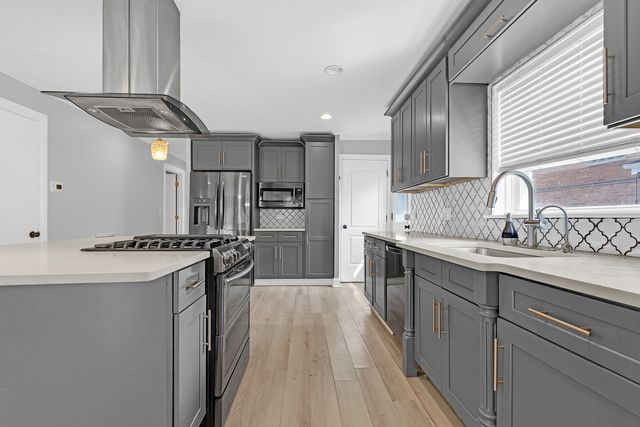 534 Lawler Avenue, Wilmette, IL 60091