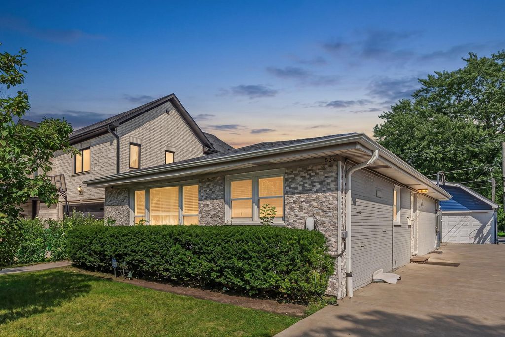 534 Lawler Avenue, Wilmette, IL 60091