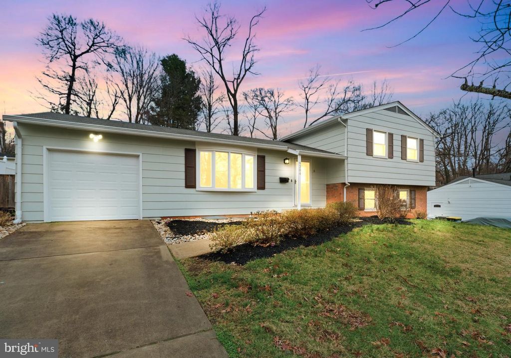 9204 ASHMEADE DR, Fairfax, VA 22032