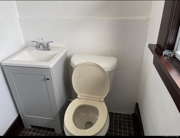 2903 Glendale Street, Detroit, MI 48238