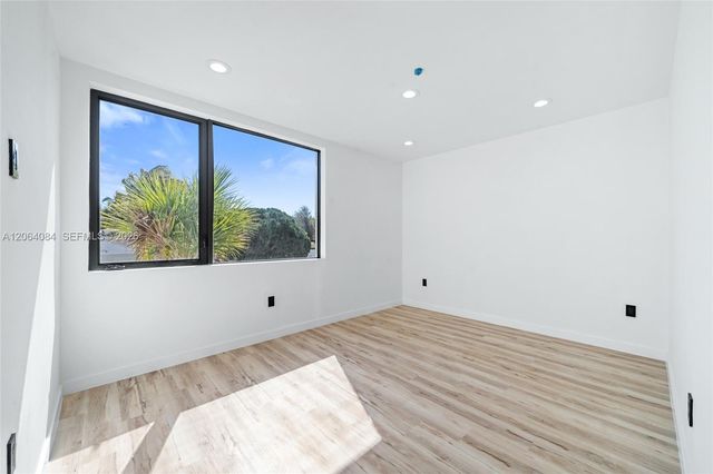 11 NE 51 St B, Miami, FL 33137