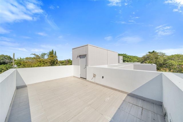 11 NE 51 St B, Miami, FL 33137