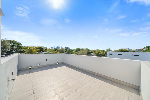 11 NE 51 St B, Miami, FL 33137