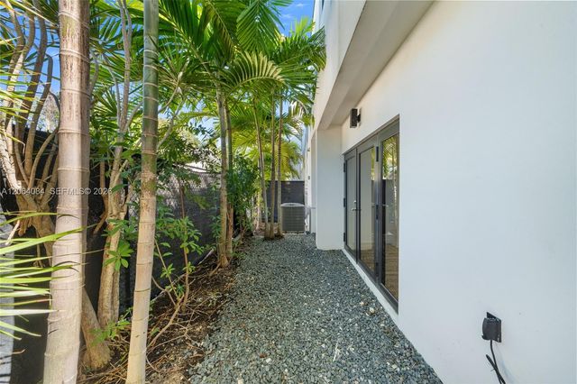 11 NE 51 St B, Miami, FL 33137