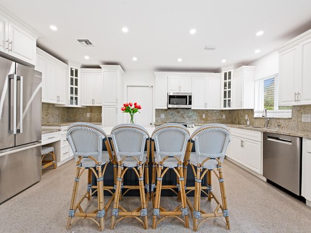 2141 NE 24th Street, Lighthouse Point, FL 33064